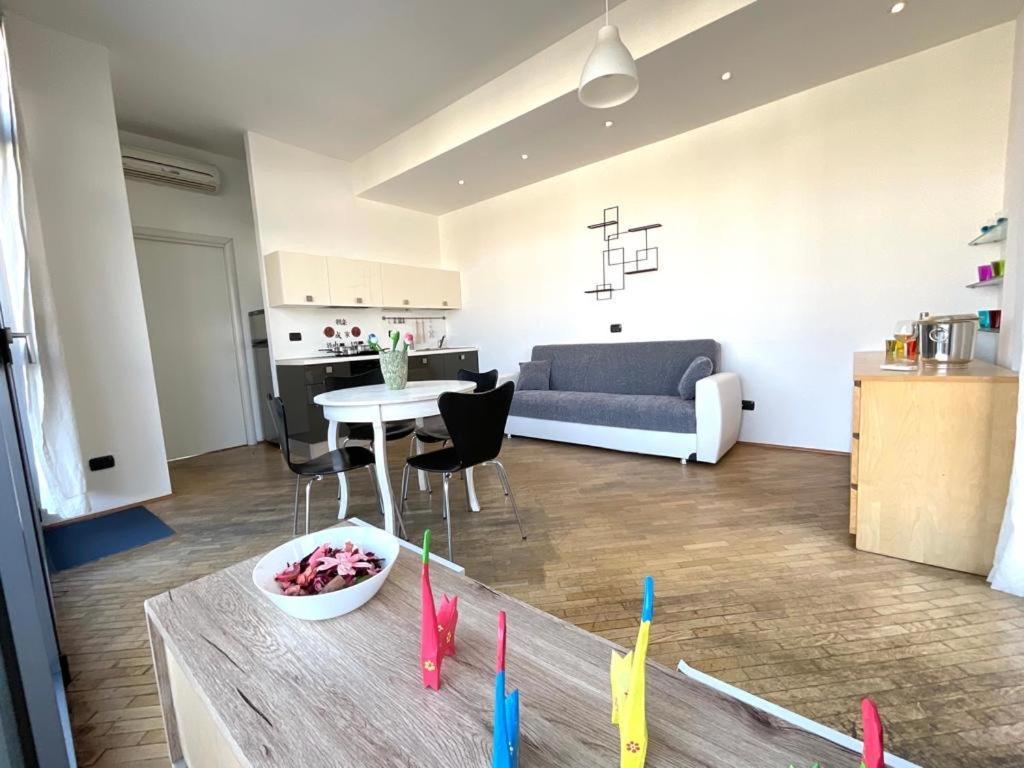 YOUR APARTMENTS in NAVIGLI DISTRICT Mailand Exterior foto
